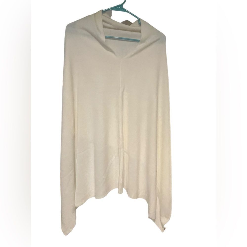 NWT white acrylic pullover wrap super soft